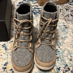 SOREL Women’s Explorer Joan Waterproof Snow Boot